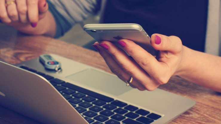Работает ли у вас WhatsApp? - опрос ТИА